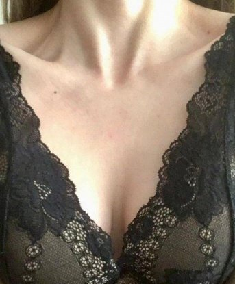 У меня ты найдешь все, что захочешь: страсть, ласку, разнообразие экспериментов. Мое тело жаждет дотрагиваться до тебя, и я готова предложить тебе самые интимные услуги. Я знаю, как доставить удовольствие и удовлетворить твои желания. Посмотри мои фото и прочти отзывы - они говорят лучше, чем тысяча слов. Жду тебя в Москве, чтобы сделать нашу встречу незабываемой. 🌹💋 7548, 27 лет